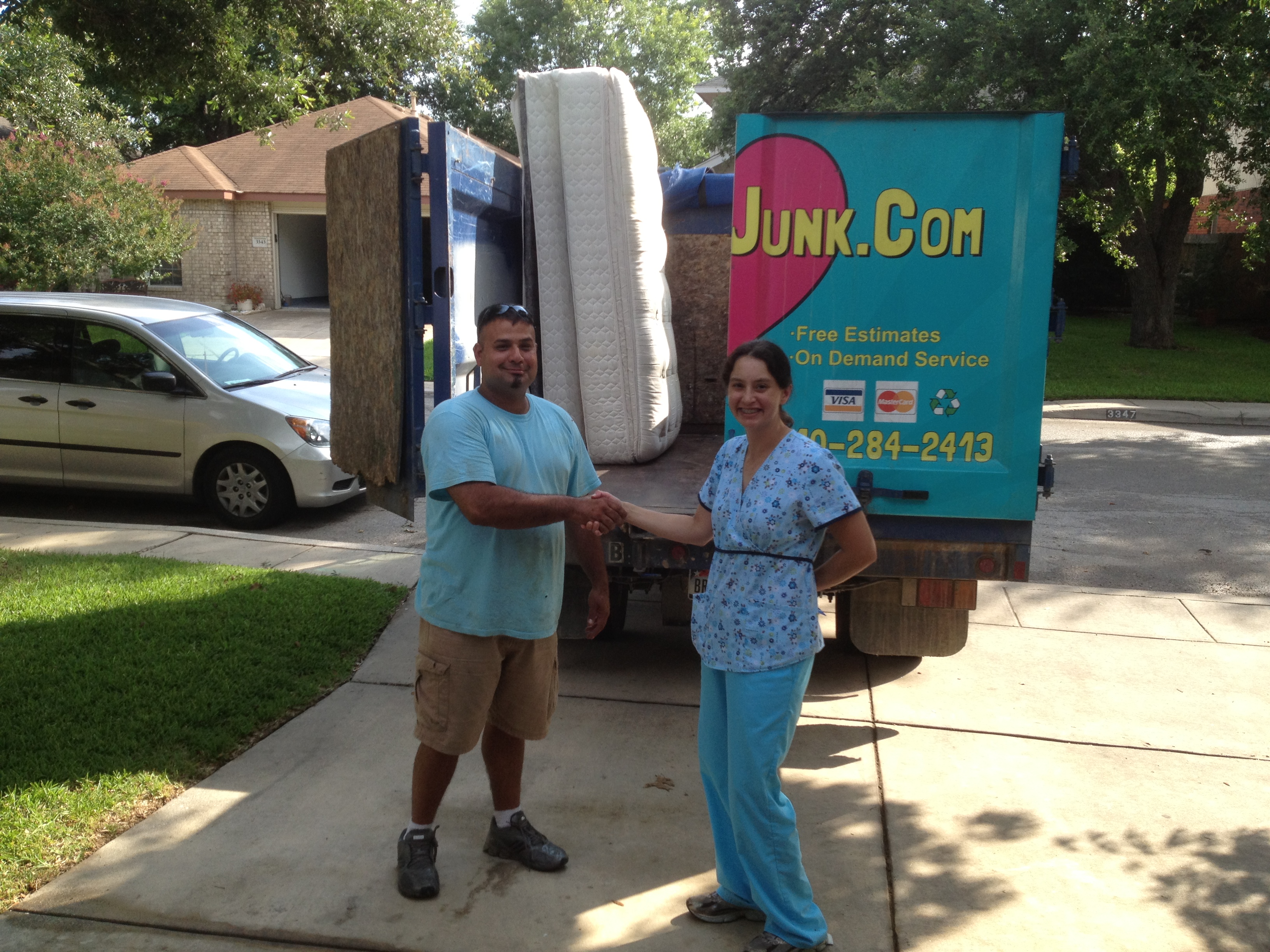 Professional Junk Pick Up in New Braunfels, TX | We Heart Junk